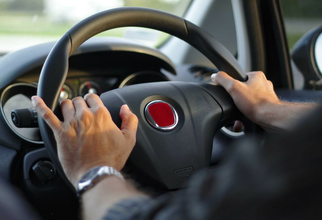 taxi company leatherhead